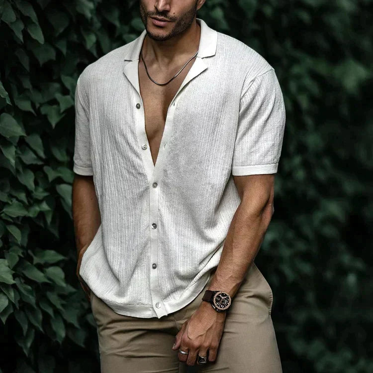 Men's short-sleeved shirt with a lapel collar and a textured surface