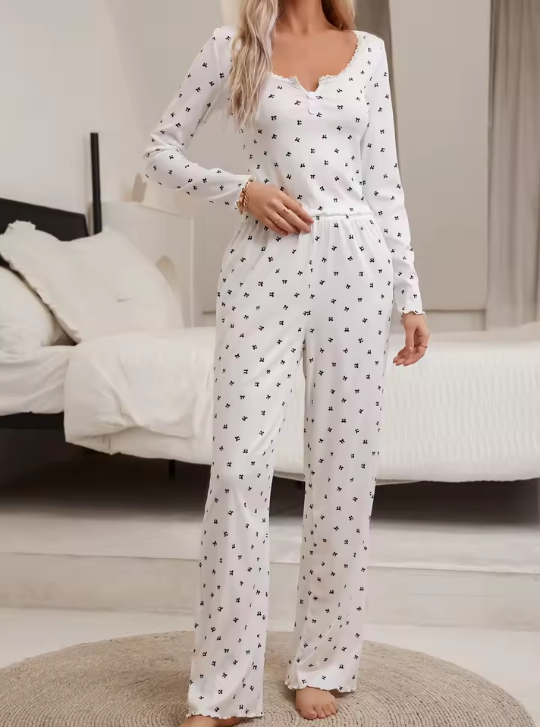 Women's round-neck polka dot pajama set