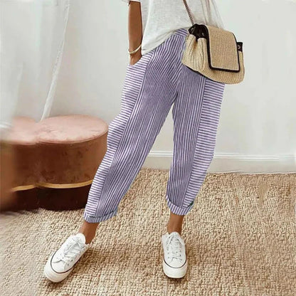Patterned leisure trousers with elastic waistband and straight leg